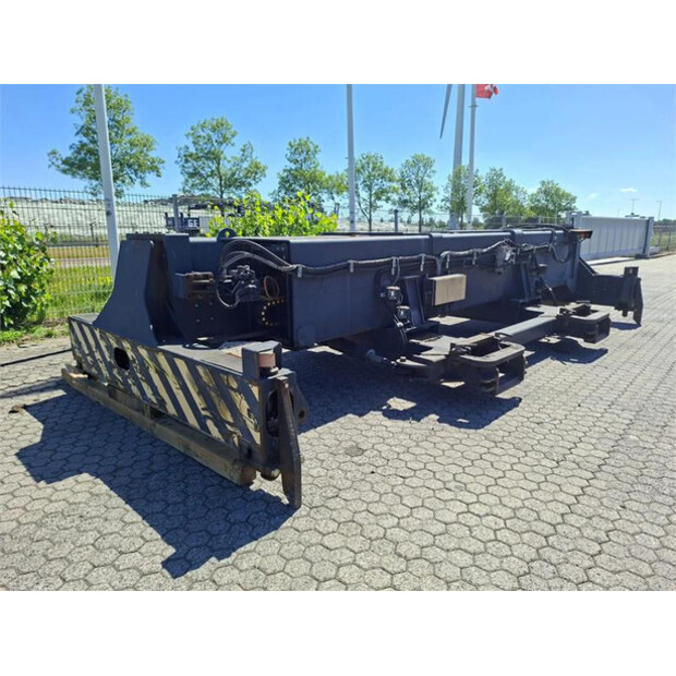 2012 Elme 815-18520-48802729