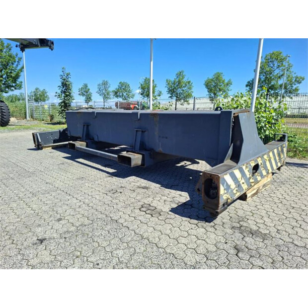 2012 Elme 815-18520-48802733