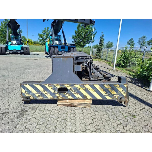 2012 Elme 815-18520-48802734