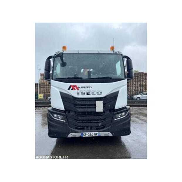 2023 Iveco 260S40-48804625