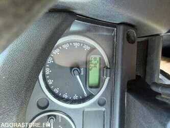 2014-land-rover-defender-1475517-48804909