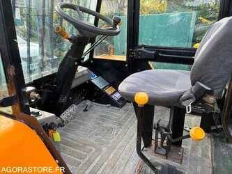 2001-jcb-926-4-1477630-48805508