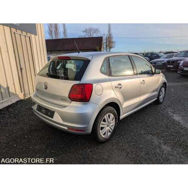 2015 Volkswagen POLO-48805660