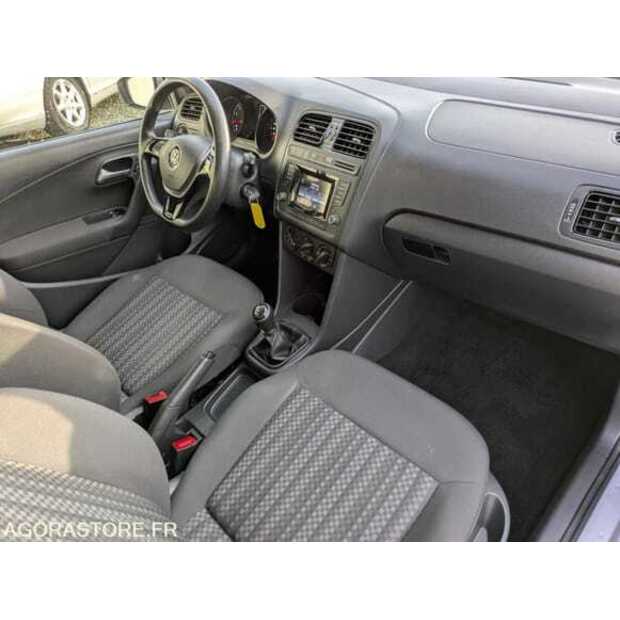 2015 Volkswagen POLO-48805662