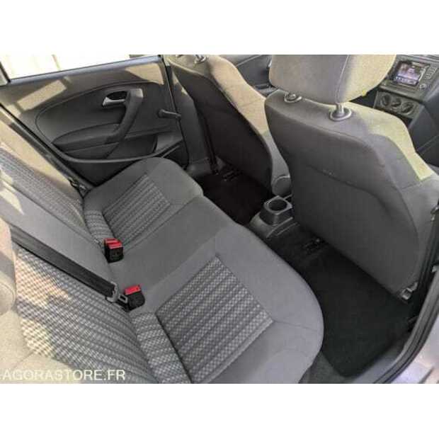 2015 Volkswagen POLO-48805664