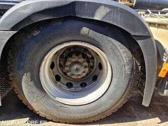 2015-mercedes-benz-antos-1477663-48805708