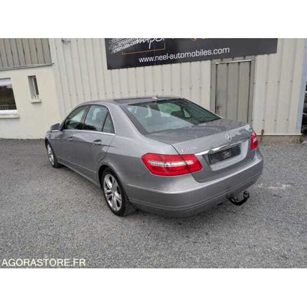 2009 Mercedes-Benz E-Class-48805803