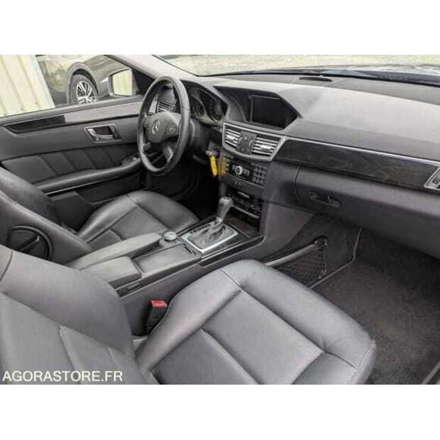 2009 Mercedes-Benz E-Class-48805808