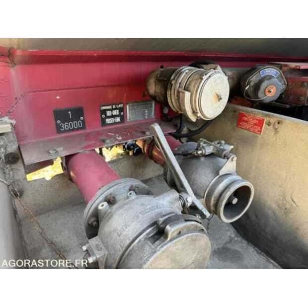 1999 Trailor-48805945