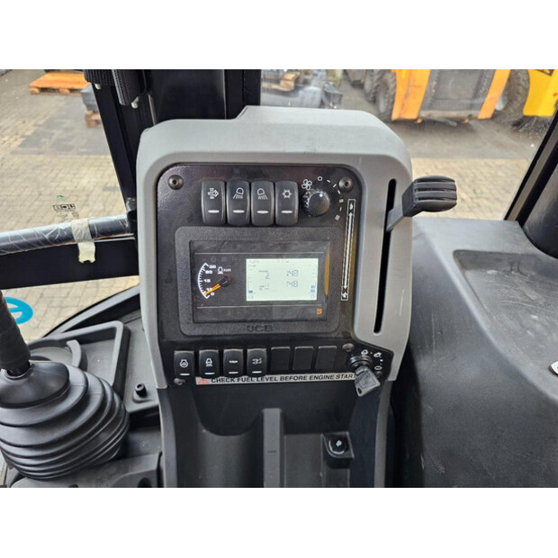 2025 JCB 3DX Plus-48809103