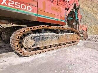 2011-hitachi-ex2500-5-48817456