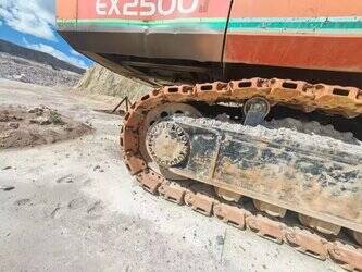 2011-hitachi-ex2500-5-48817487