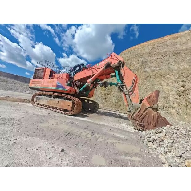 2011 هيتاشى EX2500-5-48817490