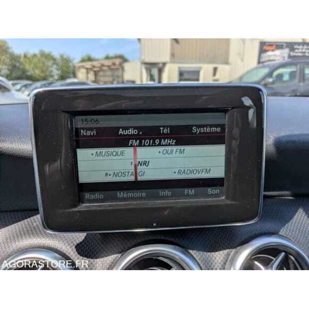 2016 Mercedes-Benz CLASS A-48817821