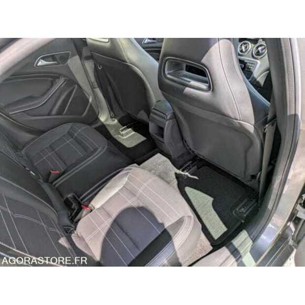 2016 Mercedes-Benz CLASS A-48817830