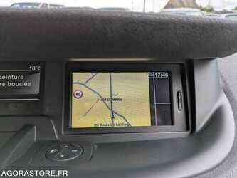 2014-renault-scenic-1478916-48817882