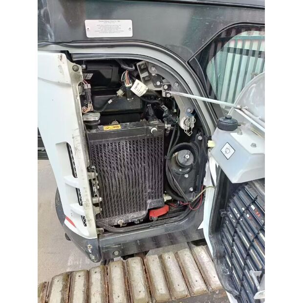 2026 بوبكات E20-48819371