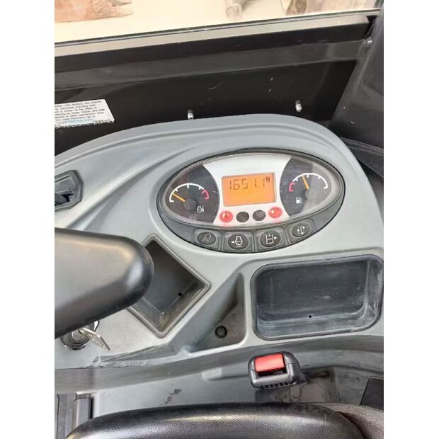 2026 بوبكات E20-48819377