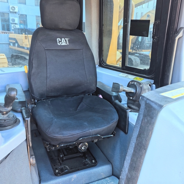 2024 كاتربيلر D7R-48829040