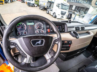 2017-man-tgx-18-420-1326818-48831121