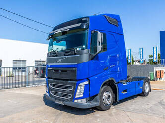 Image for TRUCKS 2015 Volvo FH 420