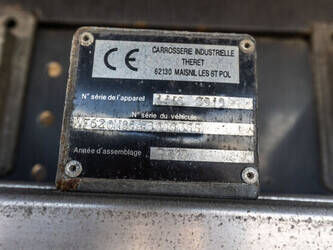 2014-renault-d26-320-6x2-dhollandia-2t-48831412