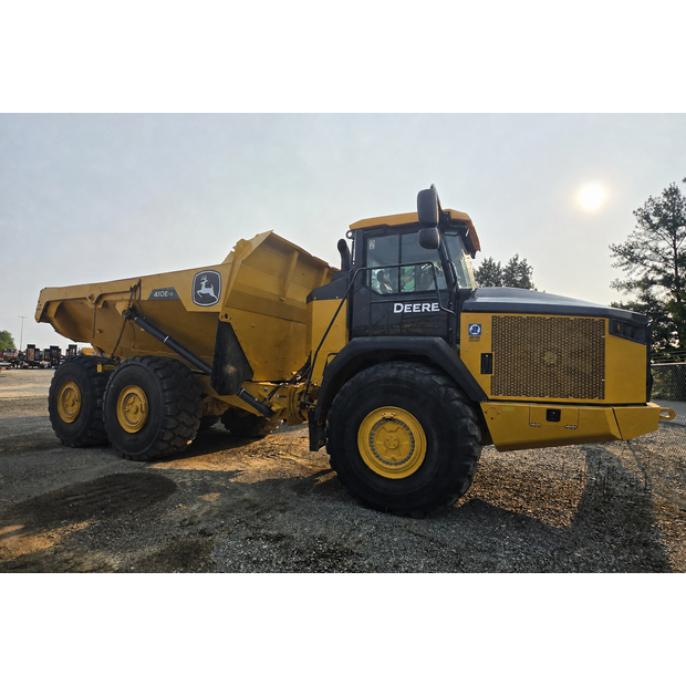2022 JOHN DEERE 410E-48831639
