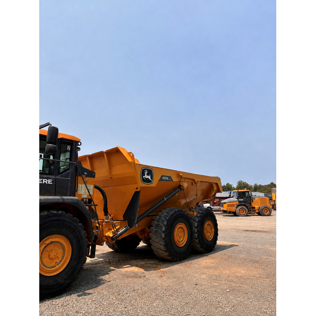 2022 JOHN DEERE 410E-48831641