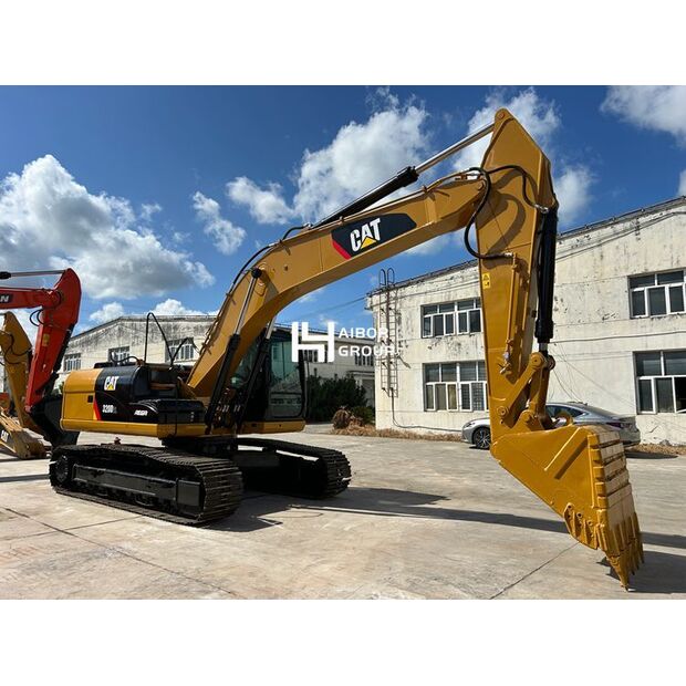 2025 Caterpillar 320D-48831774