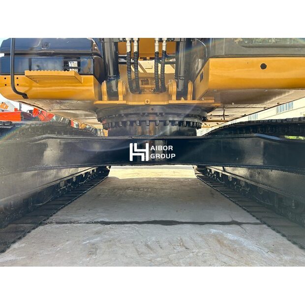 2025 Caterpillar 320D-48831780