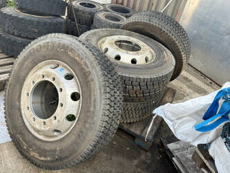 صورة ل كونتيننتال 315/70 R22.5