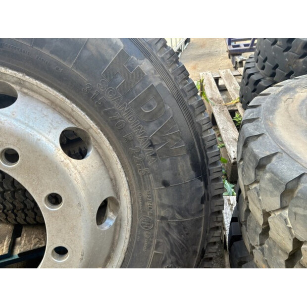 Continental 315/70 R22.5-48832492