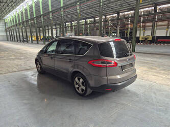 2012-ford-s-max-48832531