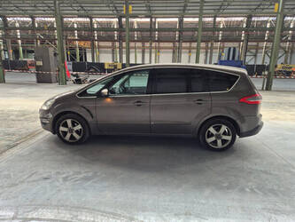 2012-ford-s-max-48832532