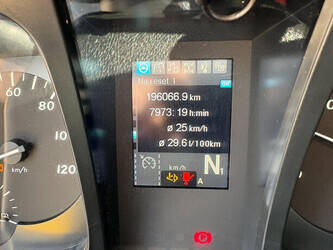 2017-mercedes-benz-antos-1479368-48832587