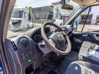 2016-nissan-nv400-1479377-48832807