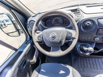 2016-nissan-nv400-1479377-48832811