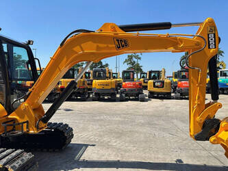 2011-jcb-8056-1478237-48832864