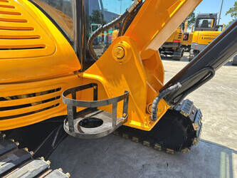 2011-jcb-8056-1478237-48832865