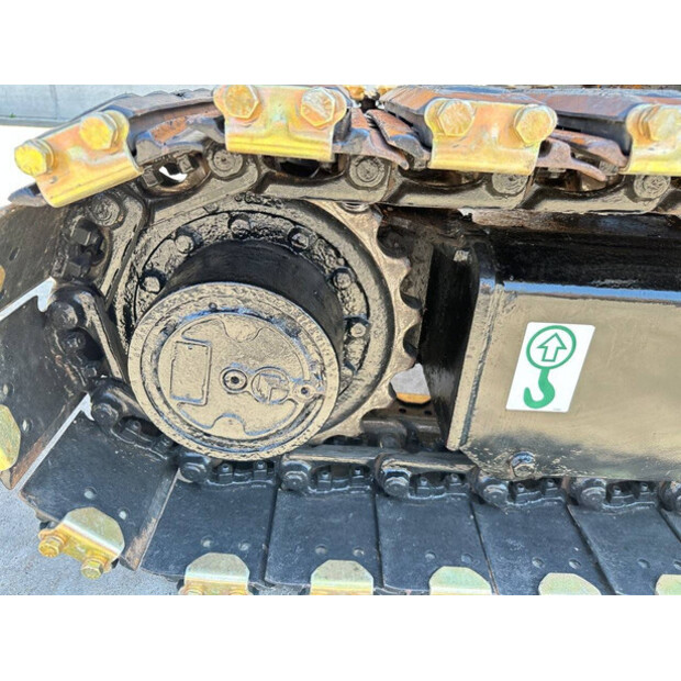 2011 JCB 8056-48832869