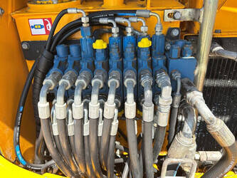 2011-jcb-8056-1478237-48832877