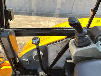 2011-jcb-8056-1478237-48832885