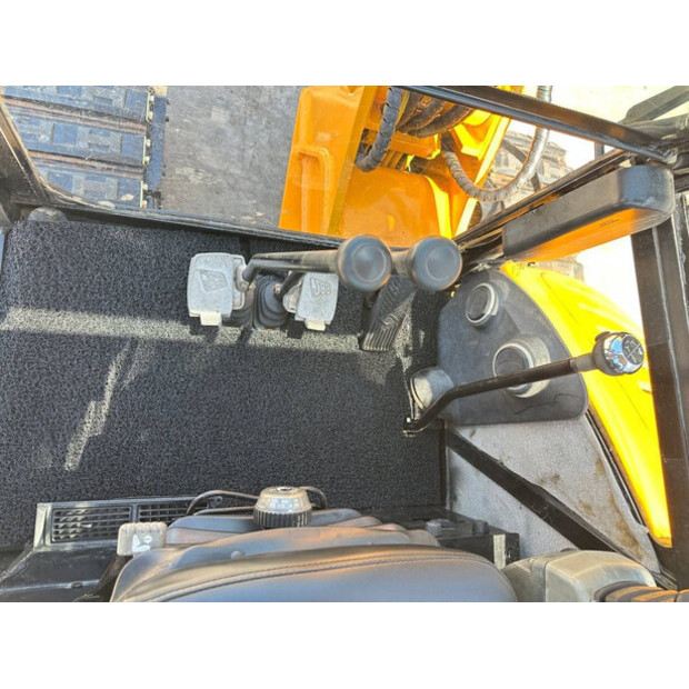 2011 JCB 8056-48832886
