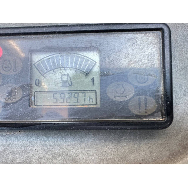 2011 JCB 8056-48832889