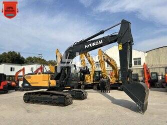 صورة ل حفارات 2024 هيونداي HX220HD