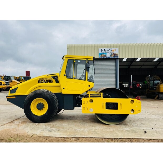 2015 BOMAG BW211D-40-48834482
