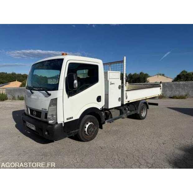 2017 NISSAN NT400-48835686