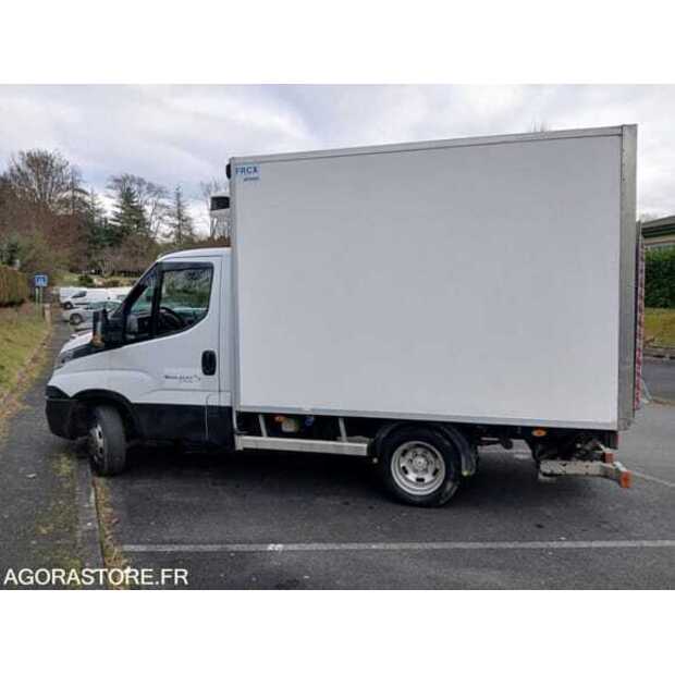 2017 Iveco 35C14-48835766