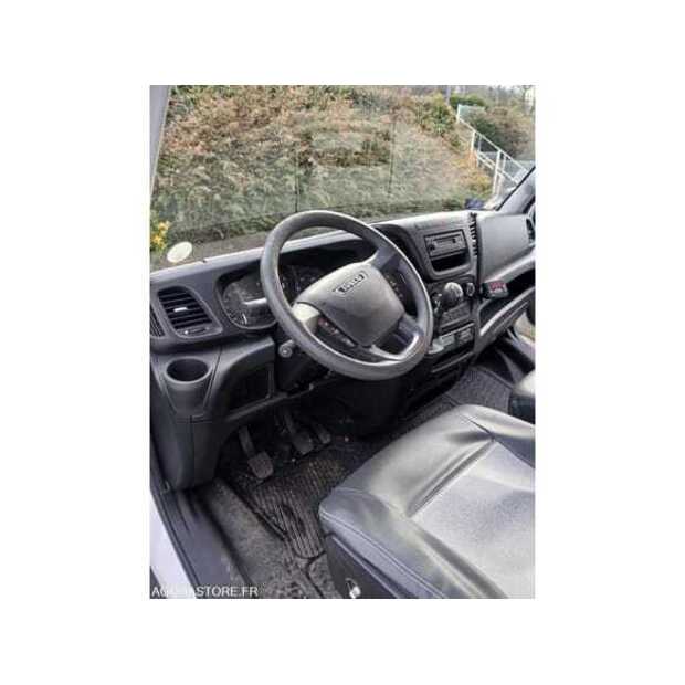 2017 Iveco 35C14-48835769