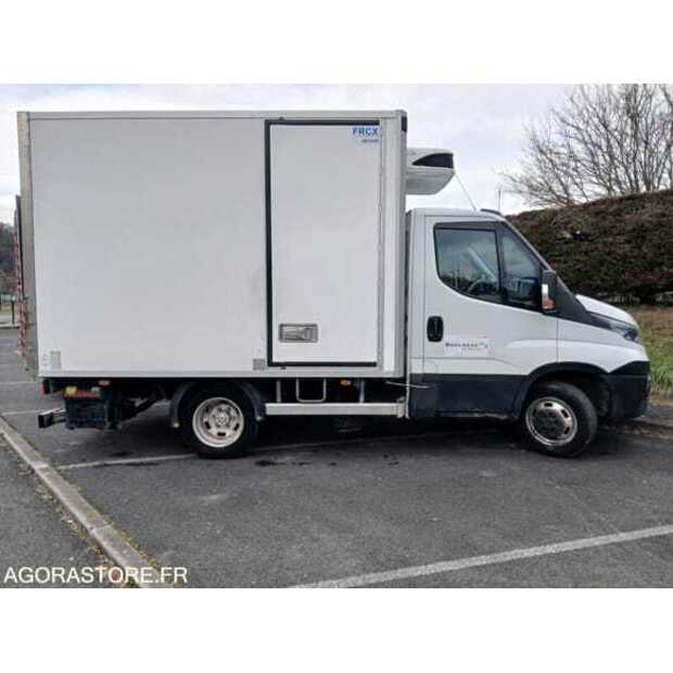2017 Iveco 35C14-48835782